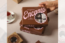 Cargar imagen en el visor de la galería, Caja de mini brownies x12
