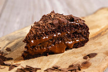 Cargar imagen en el visor de la galería, Mini torta de chocolate de corazón
