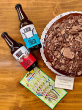 Cargar imagen en el visor de la galería, Pack torta de chocolate + Cerveza
